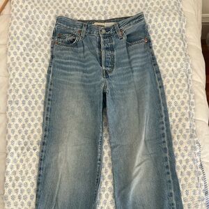 Levi’s Ribcage Straight jeans W26 L29.